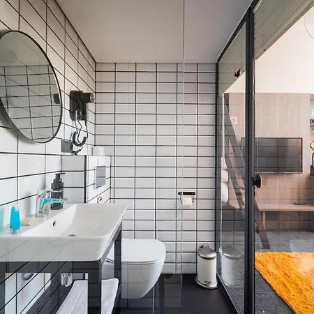Art With Mezzanine By Bookinghost Apartamento
