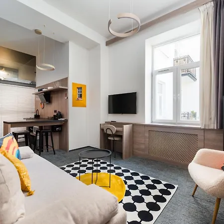 Art With Mezzanine By Bookinghost Apartamento