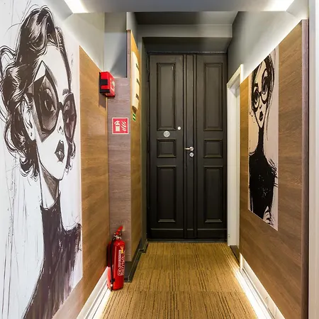 Apartamento Art With Mezzanine By Bookinghost Varsóvia